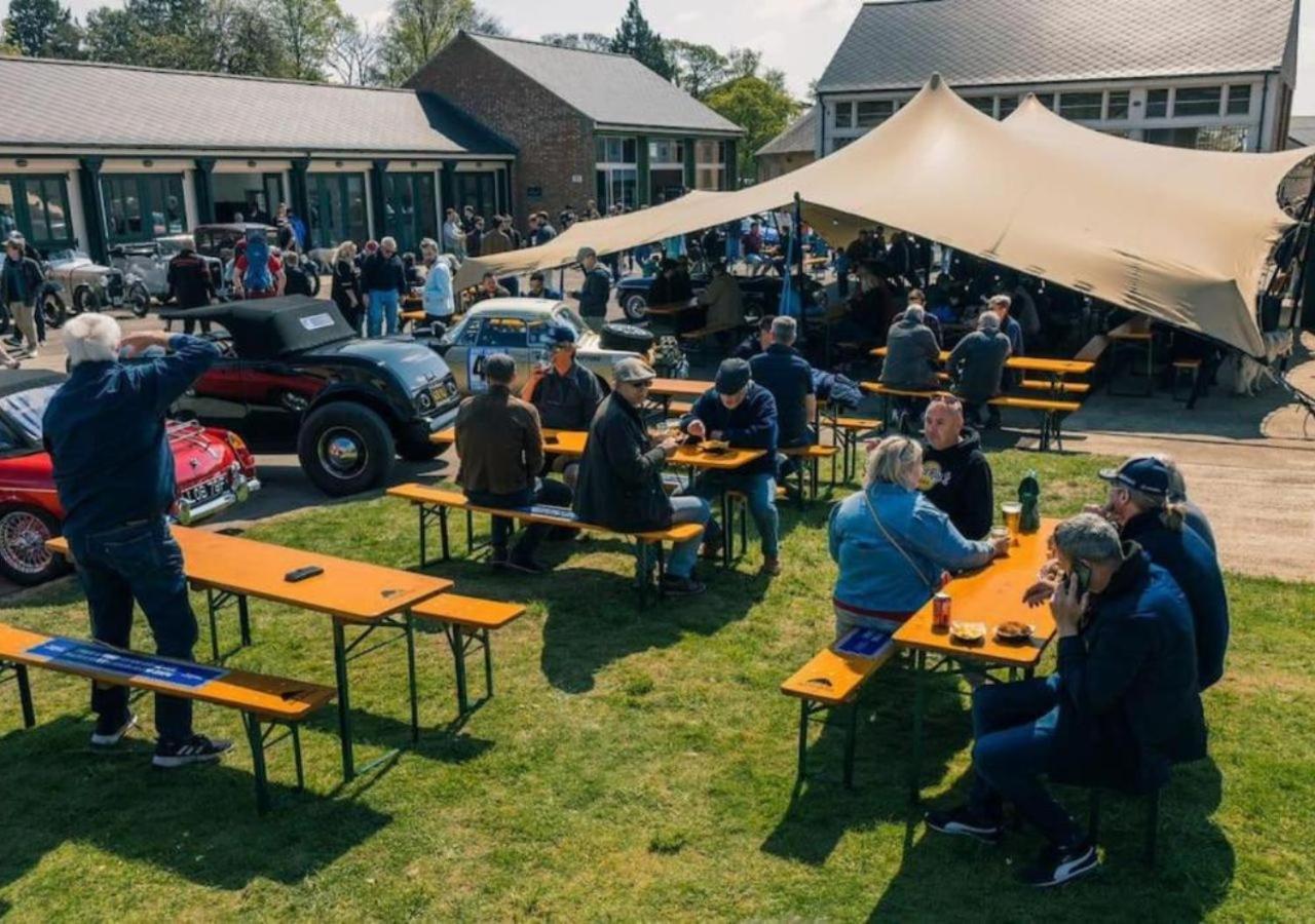 Betts At Bicester Heritage 外观 照片
